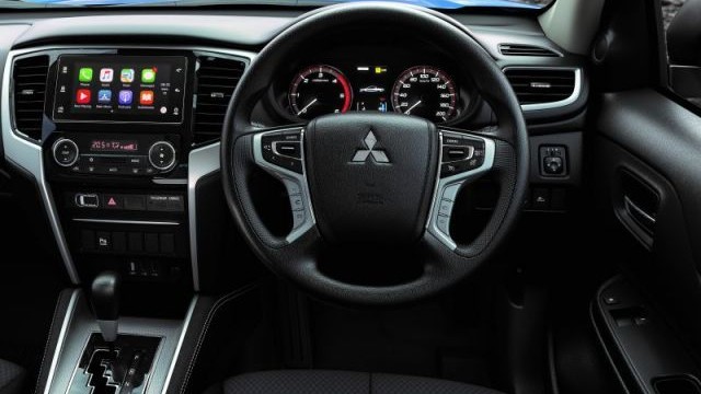2022 Mitsubishi Triton interior