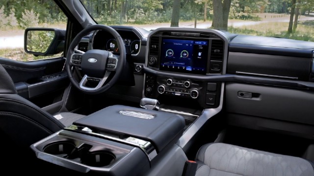 2022 Ford F-150 PowerBoost Hybrid interior
