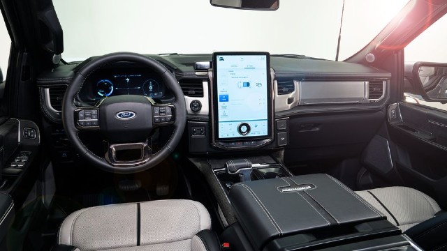 2023 Ford F-150 Lightning interior