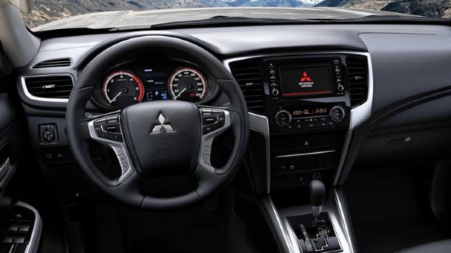 2023 Mitsubishi L200 interior