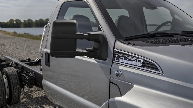 2023 Ford F-750 specs