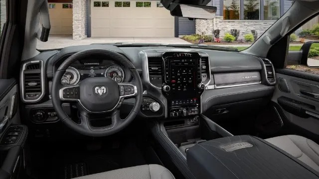 2024 Dodge Ram Dakota interior